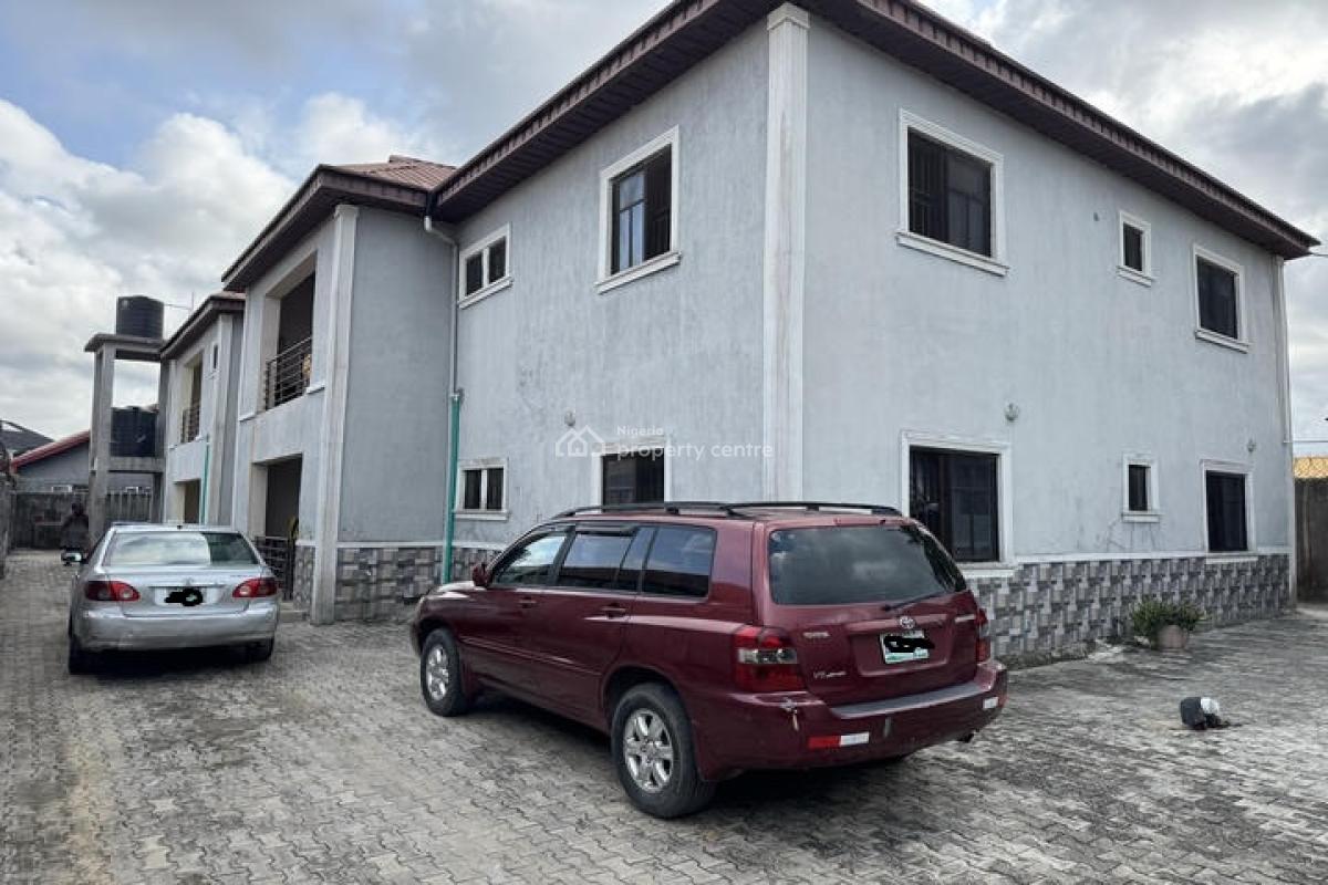 Well Maintained 3 Bedroom Flat, Southern Estate, Lakowe, Ibeju Lekki, Lagos, Flat / Apartment for Sale