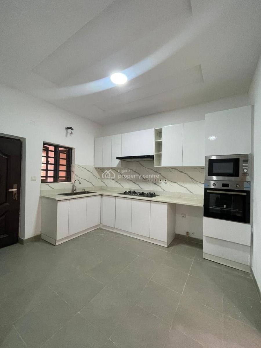 Unique 2 Bedroom Apartment, Lekki Phase 1, Lekki, Lagos, Flat / Apartment for Sale