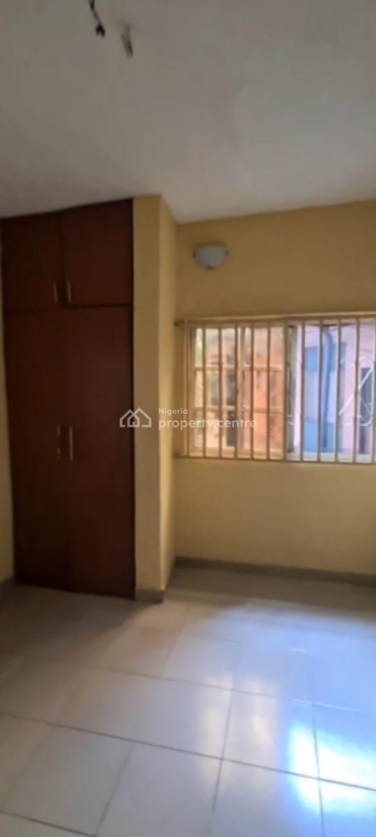Very Big and Sharp 3 Bedroom Flat, Close to Berger Bus Stop, Ojodu Berger, Ojodu, Lagos, Flat / Apartment for Rent