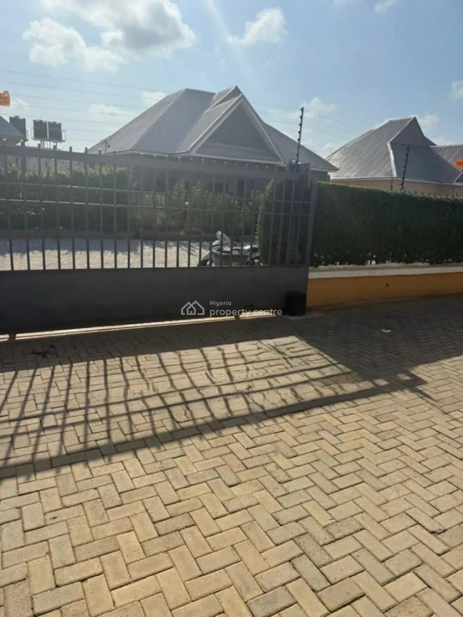 Luxury 3 Bedroom Bungalow with Excellent Facilities in Lugbe -abuja, Lugbe District. Abuja - Nigeria., Lugbe District, Abuja, Detached Bungalow for Sale