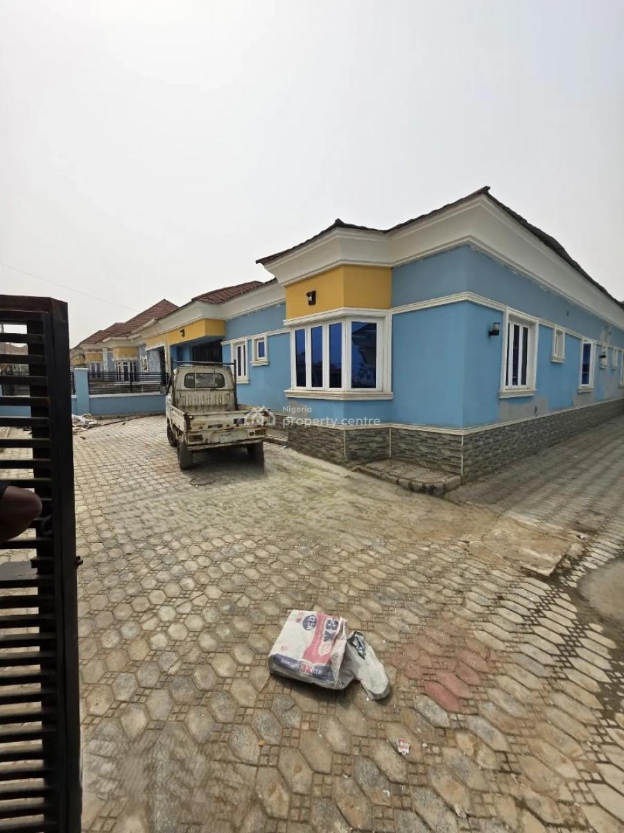 Luxury 3 Bedroom Bungalow with Excellent Facilities in Lugbe -abuja, Lugbe District. Abuja - Nigeria., Lugbe District, Abuja, Detached Bungalow for Sale