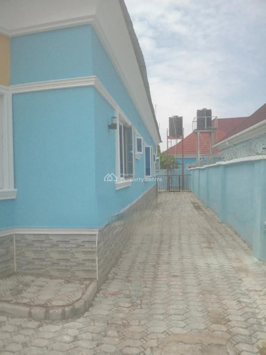 Luxury 3 Bedroom Bungalow with Excellent Facilities in Lugbe -abuja, Lugbe District. Abuja - Nigeria., Lugbe District, Abuja, Detached Bungalow for Sale
