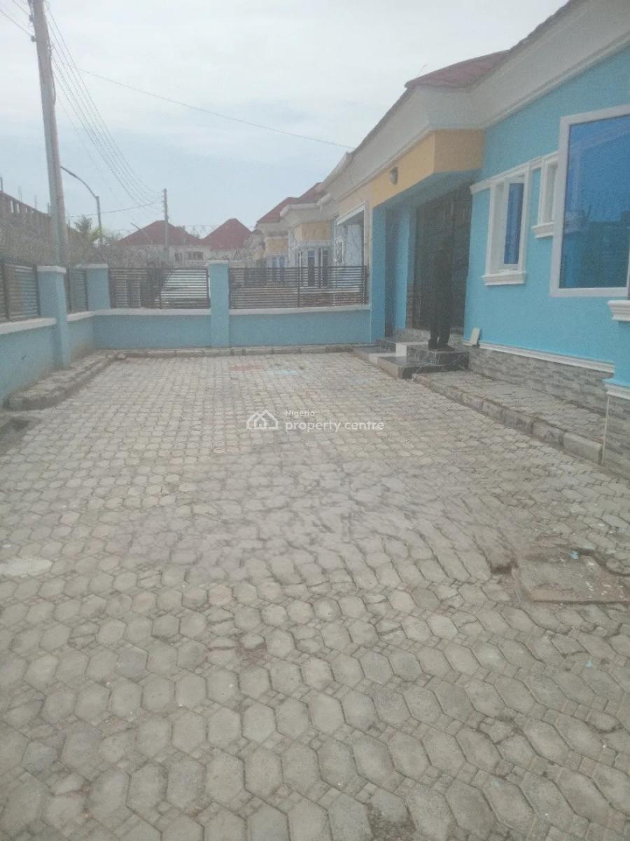 Luxury 3 Bedroom Bungalow with Excellent Facilities in Lugbe -abuja, Lugbe District. Abuja - Nigeria., Lugbe District, Abuja, Detached Bungalow for Sale