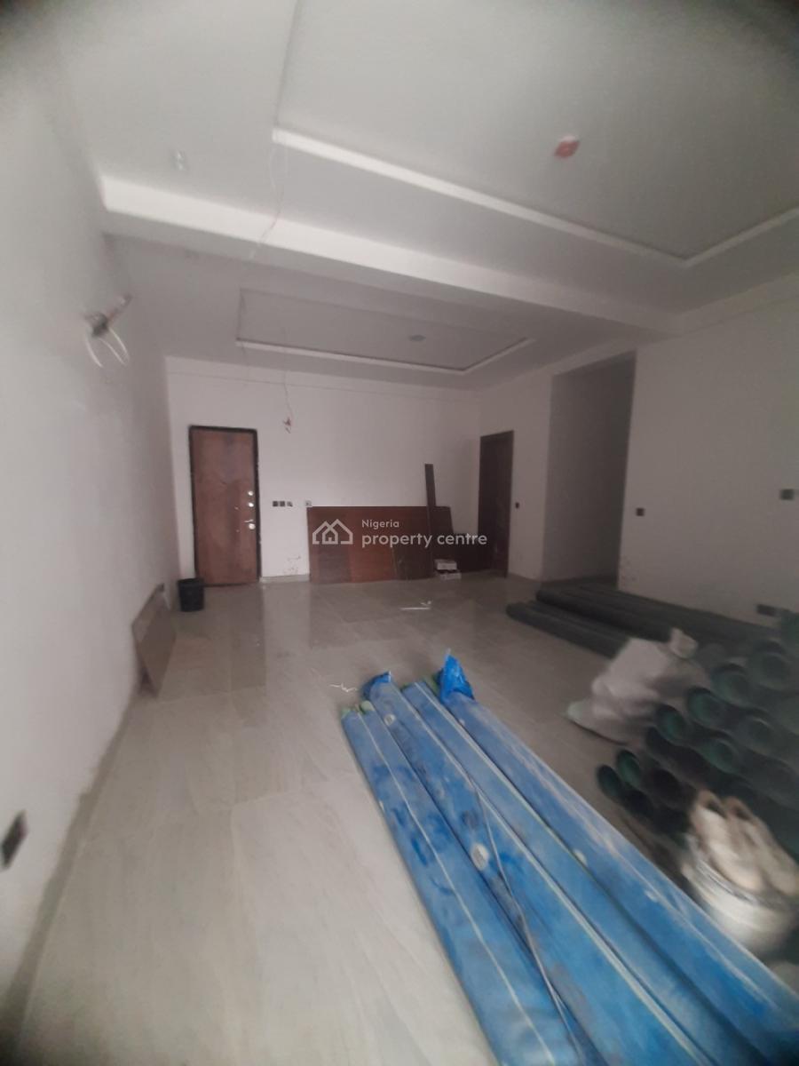 2 Bedroom En-suite Flat with an Open Fitted Kitchen, Cooker, Heat Extr, Lekki Phase 1, Lekki, Lagos, Flat / Apartment for Rent