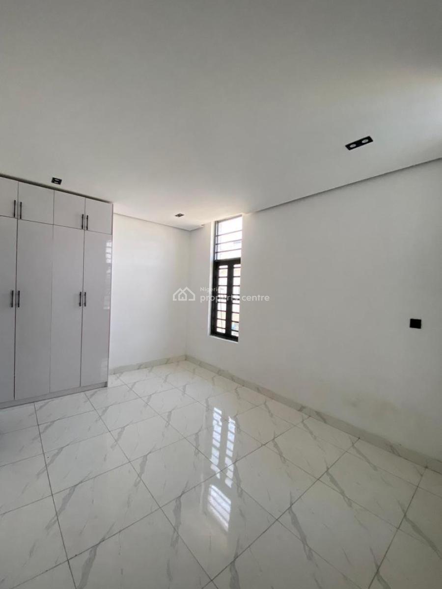 Spacious and Luxurious Living, Lekki, Lagos, Flat / Apartment for Sale