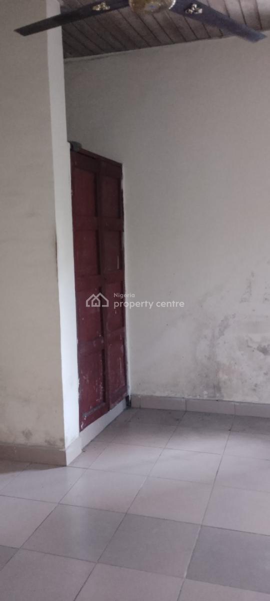 Standard Spacious Single Room with Private Toilet., Rumuodara, Port Harcourt, Rivers, Self Contain (single Rooms) for Rent