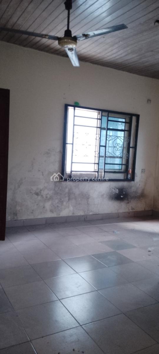 Standard Spacious Single Room with Private Toilet., Rumuodara, Port Harcourt, Rivers, Self Contain (single Rooms) for Rent