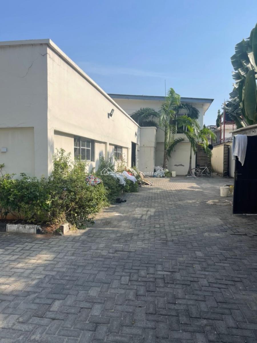 a Fully Detached Building with a Show Room and 2 Rooms Bq, Victoria Island (vi), Lagos, Detached Duplex for Rent