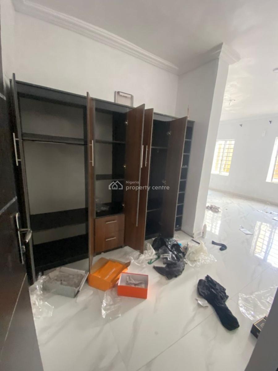 Neat 3bedroom Flat, Sangotedo, Ajah, Lagos, Flat / Apartment for Rent