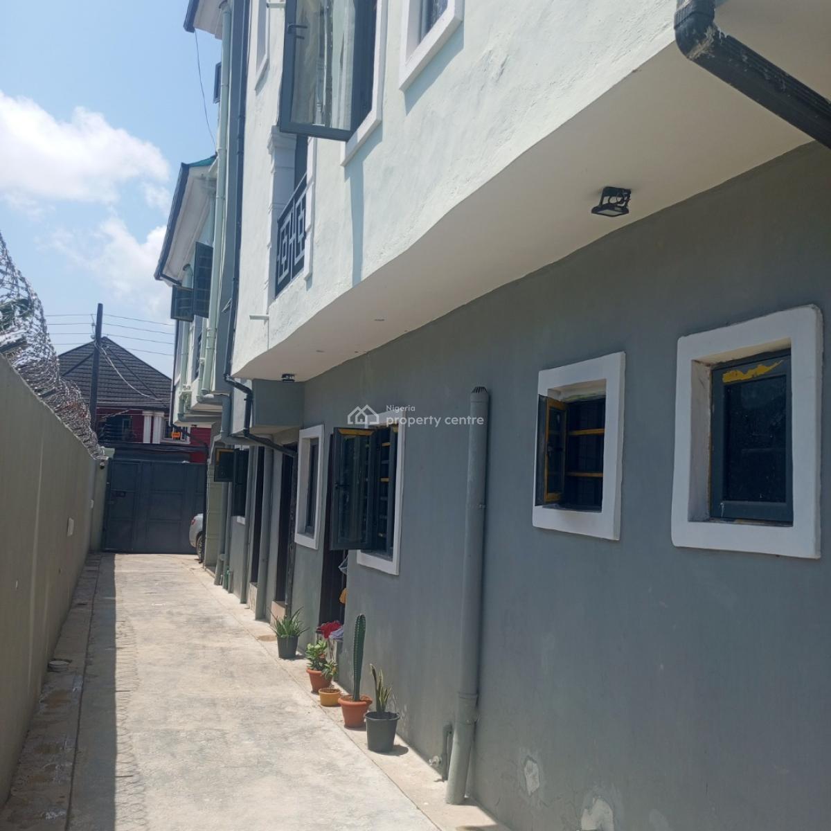 Sharp and Serene 2bedroom Apartment (upstairs), Ilaje Ajah-lekki, Ilaje, Ajah, Lagos, Flat / Apartment for Rent