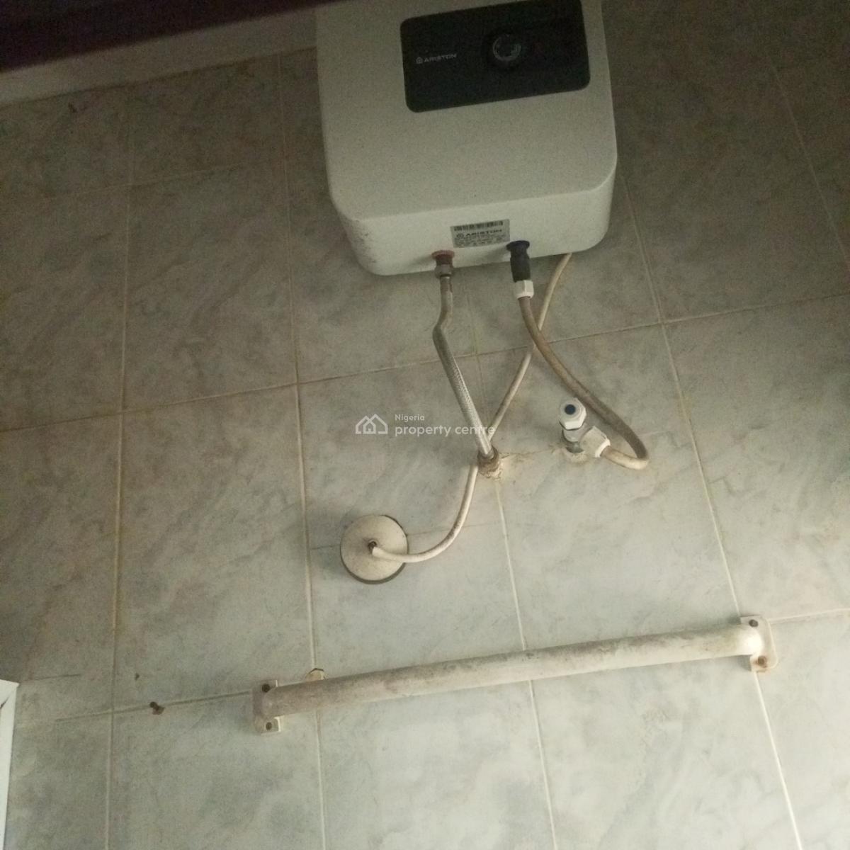 Sharp and Serene 2bedroom Apartment (upstairs and Downstairs), Mobil Road Ilaje Ajah, Ilaje, Ajah, Lagos, Flat / Apartment for Rent