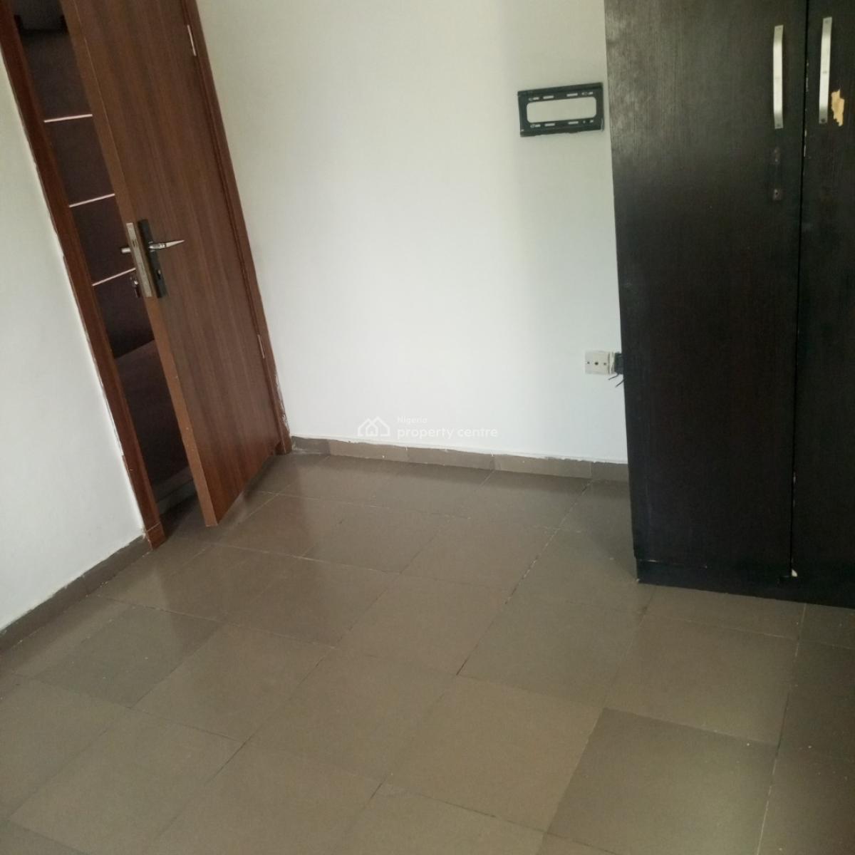 Sharp and Serene 2bedroom Apartment (upstairs and Downstairs), Mobil Road Ilaje Ajah, Ilaje, Ajah, Lagos, Flat / Apartment for Rent