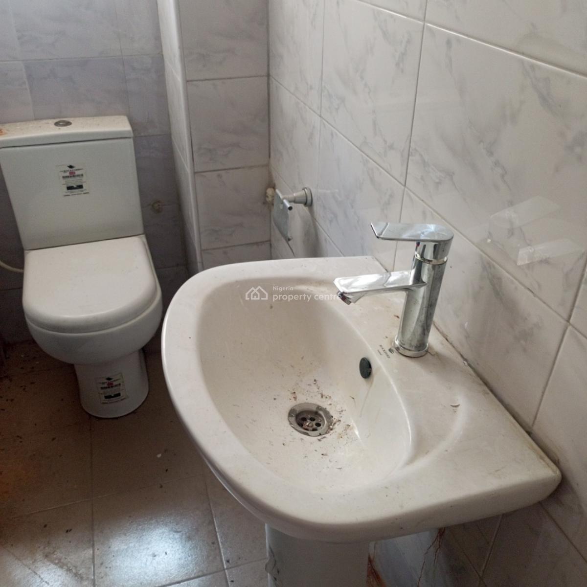 Sharp and Serene 3bedroom Apartment, Mobil Road Ilaje Ajah, Ilaje, Ajah, Lagos, Flat / Apartment for Rent