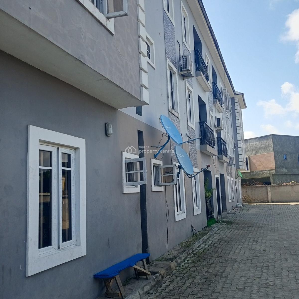 Sharp and Serene 3bedroom Apartment, Mobil Road Ilaje Ajah, Ilaje, Ajah, Lagos, Flat / Apartment for Rent