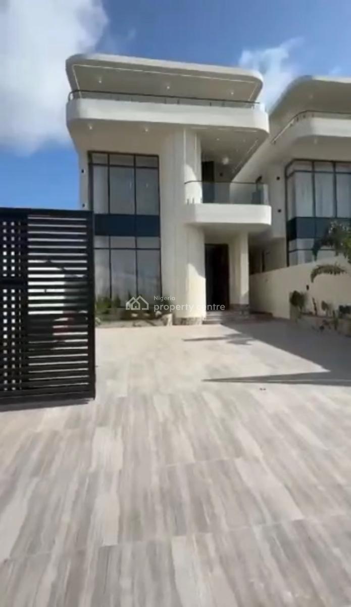 Semi Stunning  5  Bed with a Swimming Pool, Orchid Road, Lekki, Lagos, Flat / Apartment for Sale