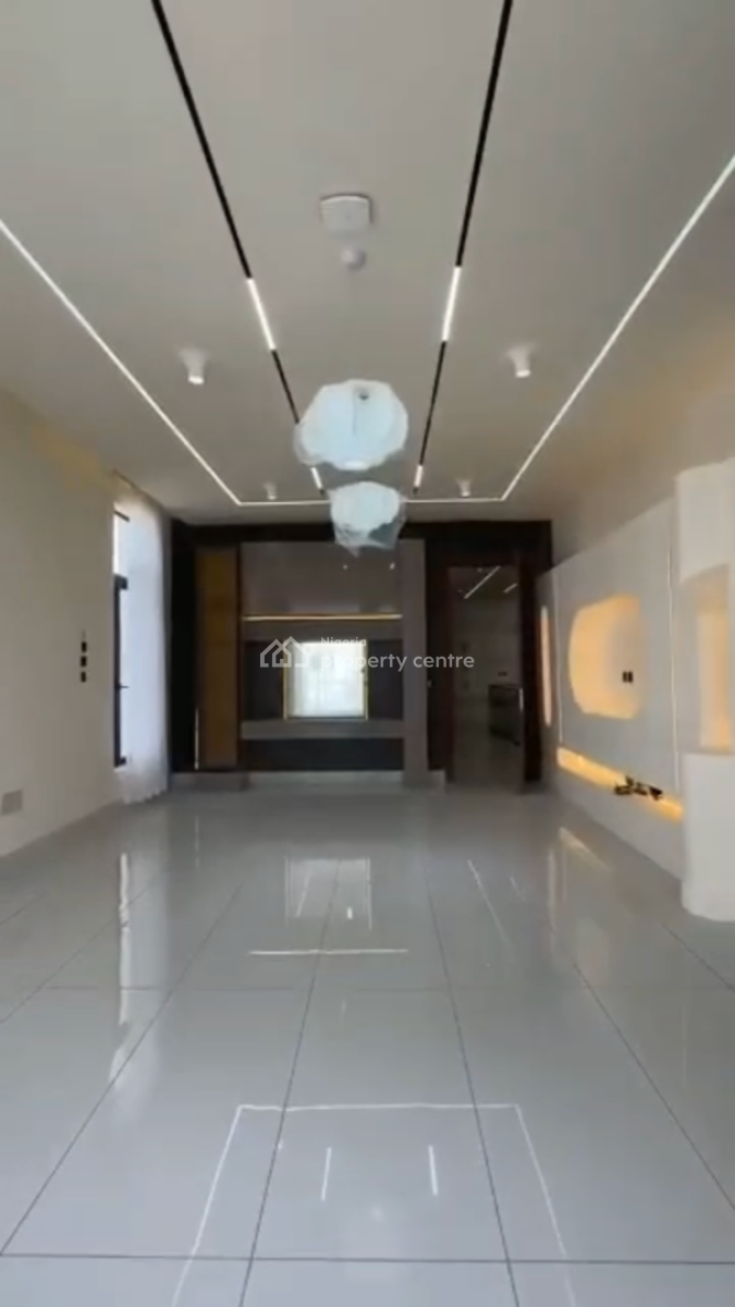 Semi Stunning  5  Bed with a Swimming Pool, Orchid Road, Lekki, Lagos, Flat / Apartment for Sale