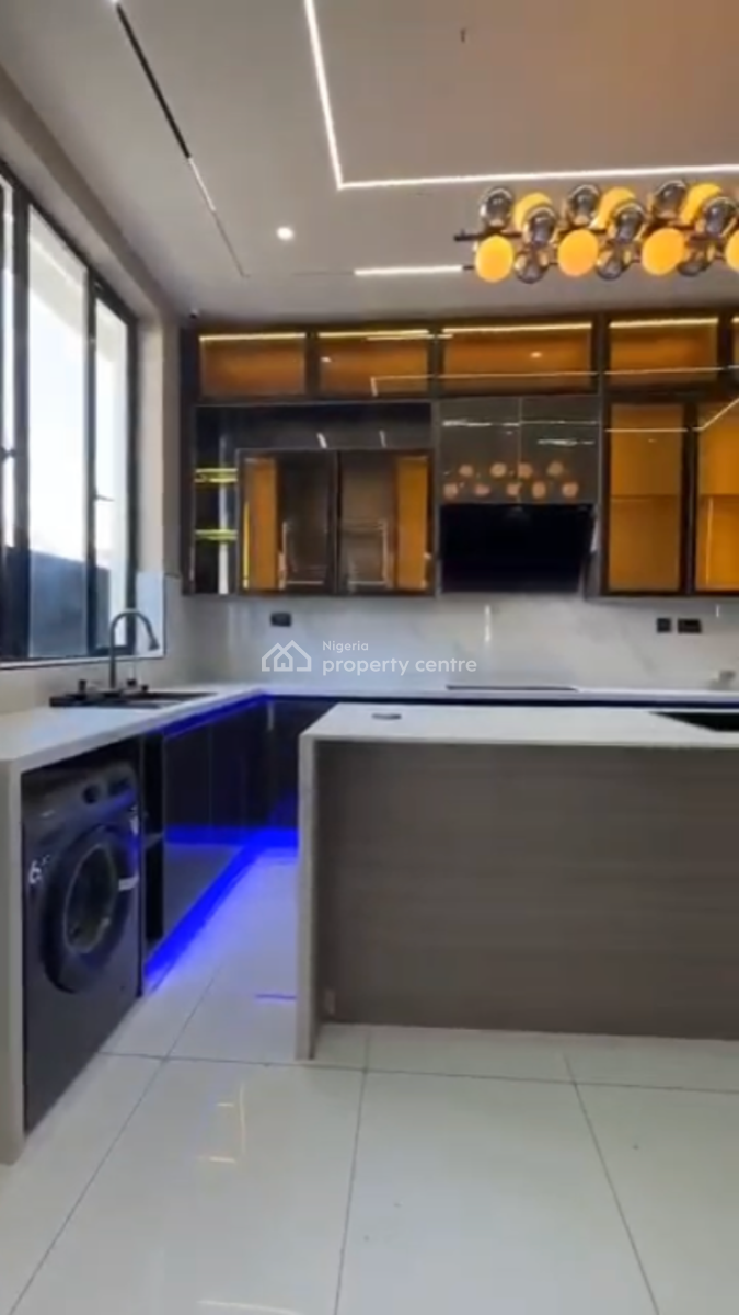 Semi Stunning  5  Bed with a Swimming Pool, Orchid Road, Lekki, Lagos, Flat / Apartment for Sale