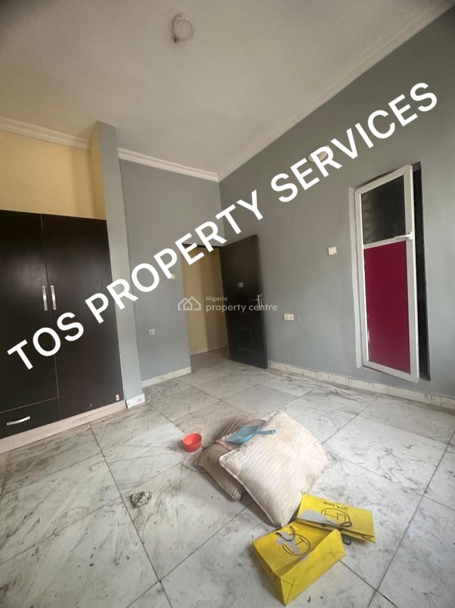2 Bedroom All Rooms Ensuite Flat (upstairs), Bornoway, Yaba, Lagos, Yaba, Lagos, Flat / Apartment for Rent