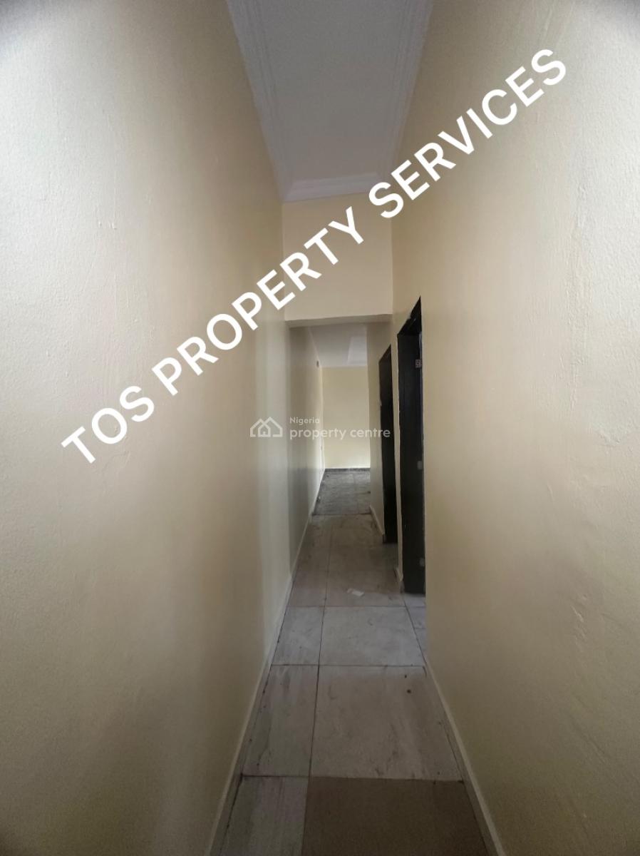 2 Bedroom All Rooms Ensuite Flat (upstairs), Bornoway, Yaba, Lagos, Yaba, Lagos, Flat / Apartment for Rent