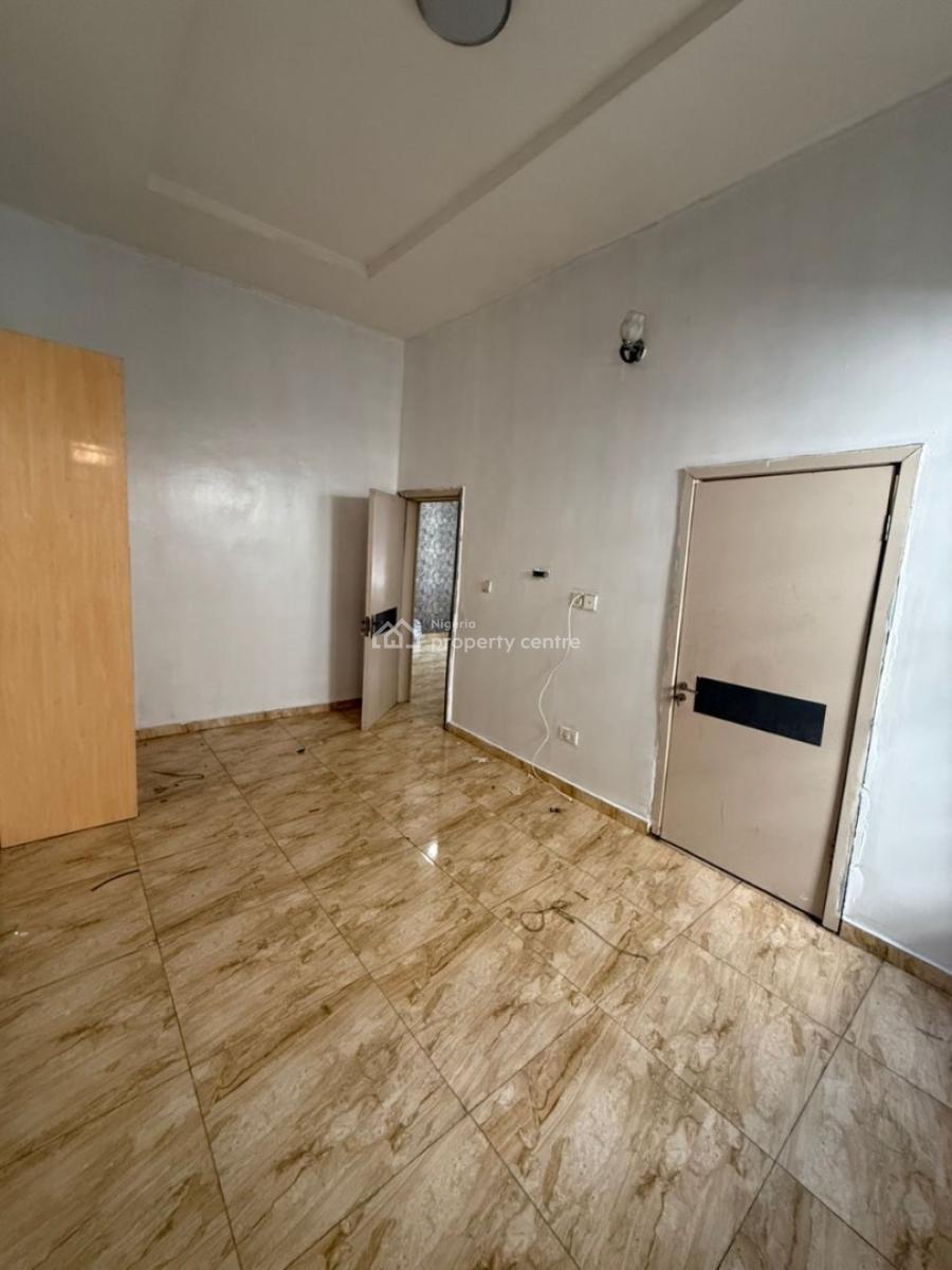 Semi Masters Room Sharing Kitchen Only, Orchid Road, Lekki, Lagos, Self Contain (single Rooms) for Rent