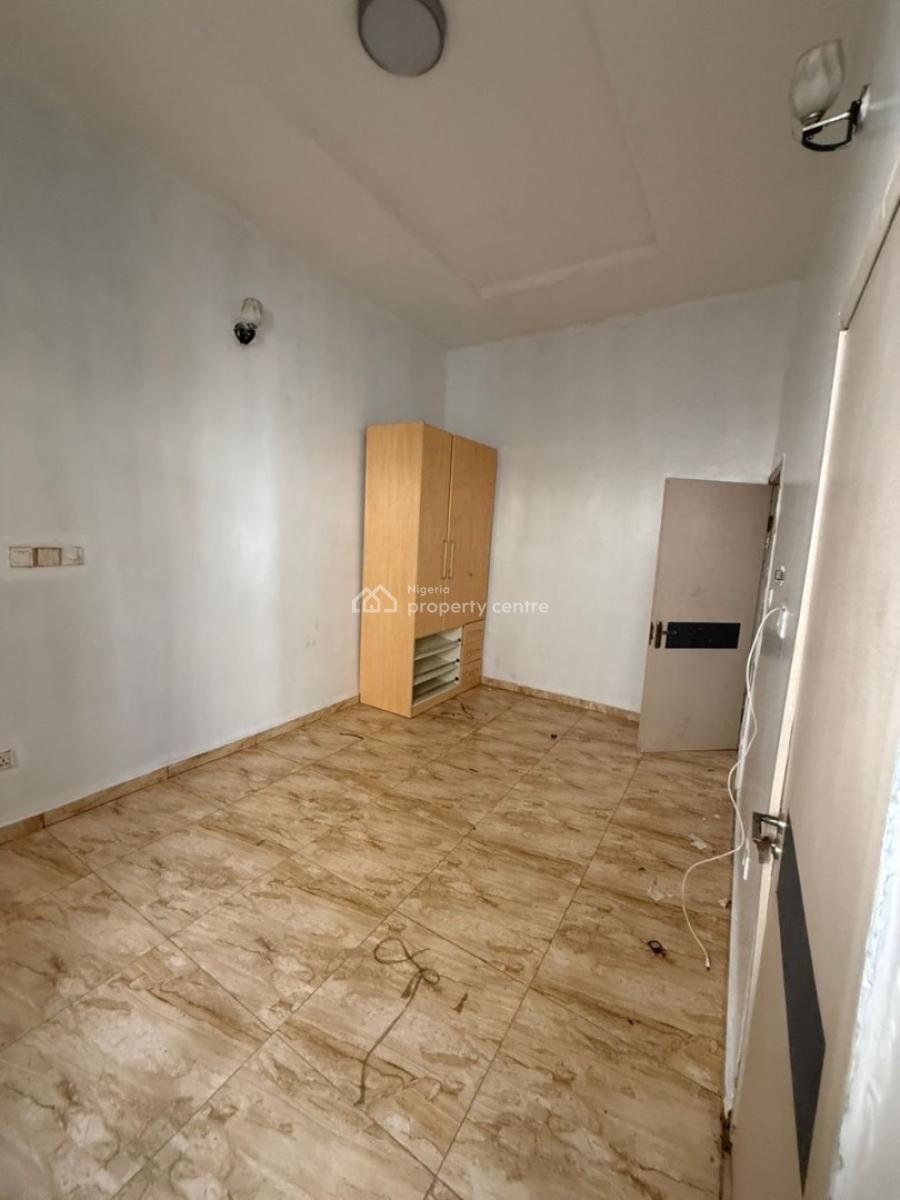 Semi Masters Room Sharing Kitchen Only, Orchid Road, Lekki, Lagos, Self Contain (single Rooms) for Rent