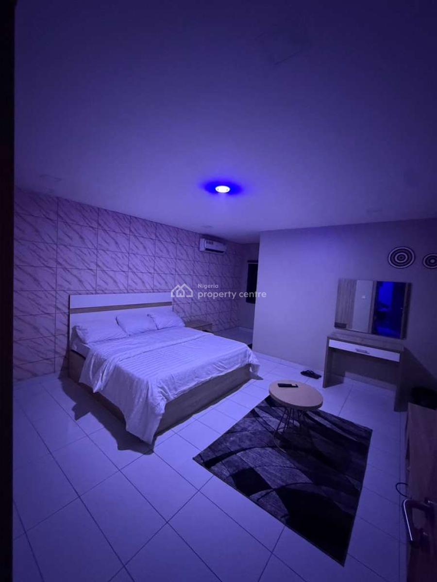 Luxury Smart 3 Bedroom Service and Furnished Apartment, Wuye, Abuja, Flat / Apartment Short Let