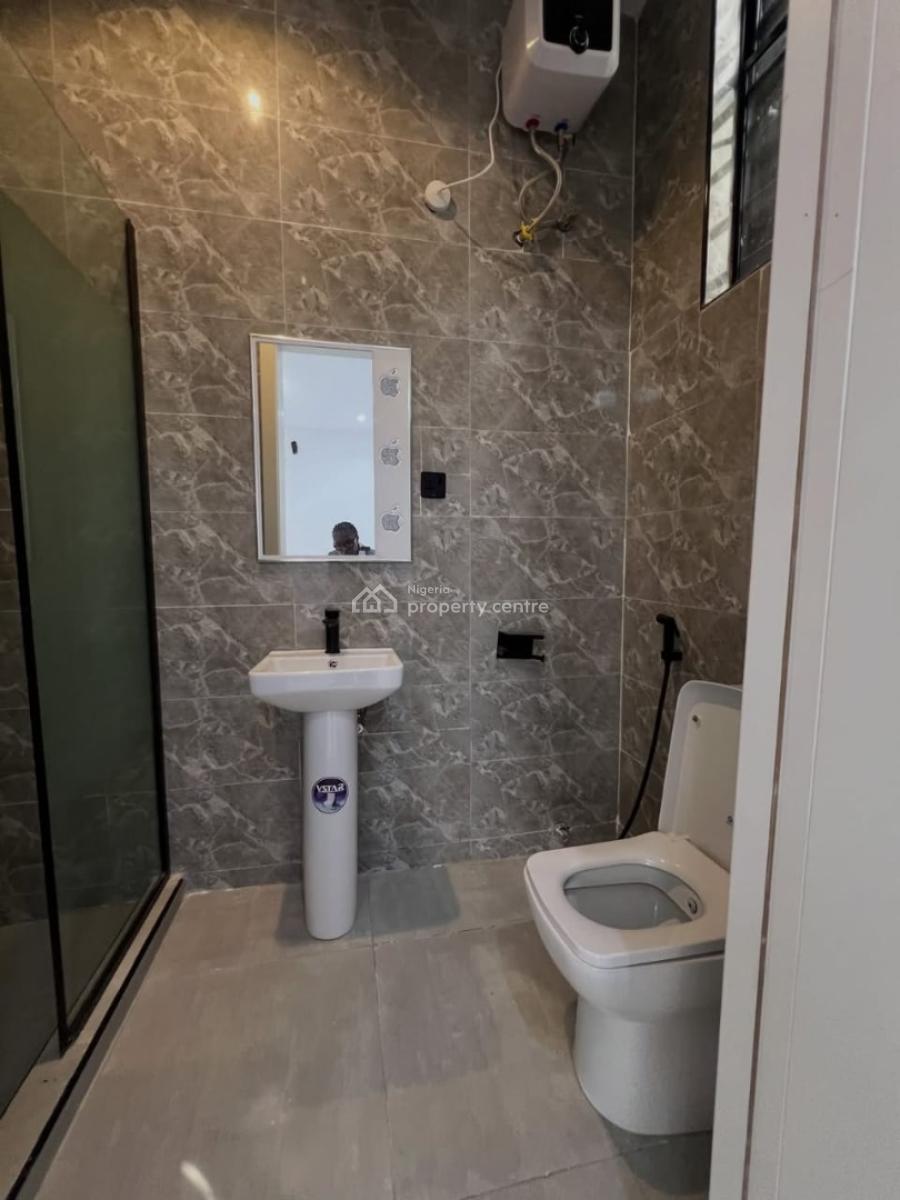 2 Bedroom Flat, Off Domino Pizza Ologolo Lekki Lagos, Ologolo, Lekki, Lagos, Flat / Apartment for Rent