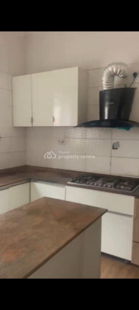 3 Bedrooms Terrace, Lekki Scheme 2, Lekki Phase 2, Lekki, Lagos, Terraced Duplex for Sale