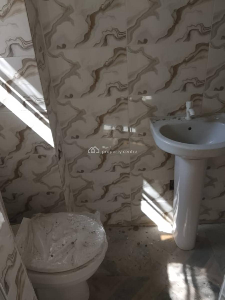 Lovely 2bedroom Flat, Off Kilo Busto,, Surulere, Lagos, Flat / Apartment for Rent