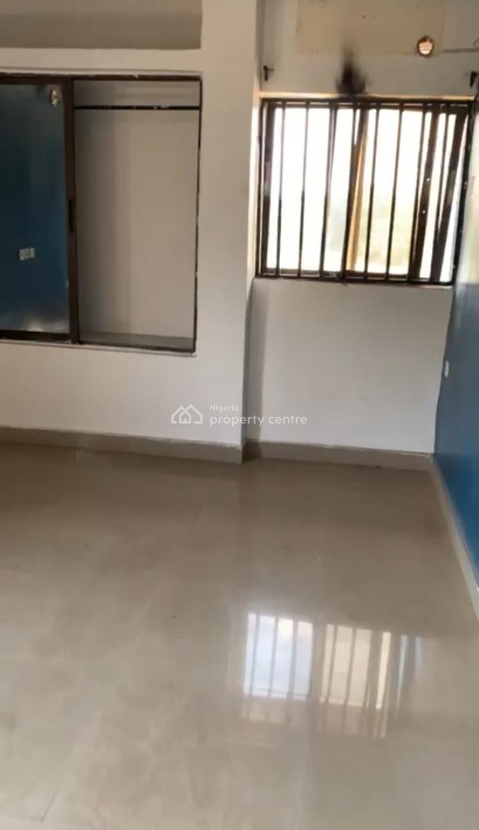 Service Clean 3bedroom Flat, with,swim/pool,ac ,gen ,elevator,office/r, Garki( Area 3)tarred Rd, Garki, Abuja, Flat / Apartment for Rent