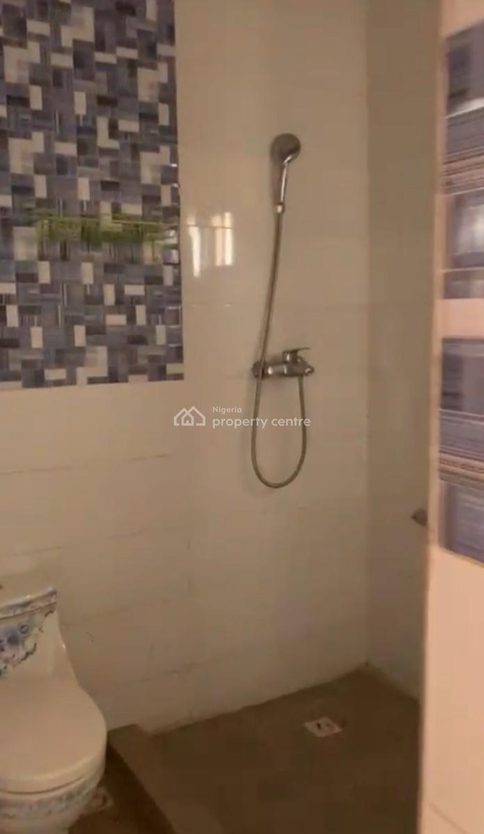 Service Clean 3bedroom Flat, with,swim/pool,ac ,gen ,elevator,office/r, Garki( Area 3)tarred Rd, Garki, Abuja, Flat / Apartment for Rent