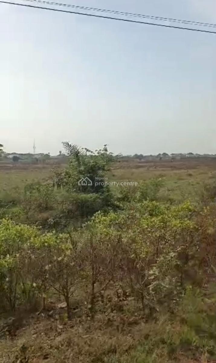 5 Acre Land on Lagos -ibadan Exp Way Near Mikano Facing Lagos Ibadan E, Lagos Ibadan Express Way, Ibadan, Oyo, Mixed-use Land for Sale