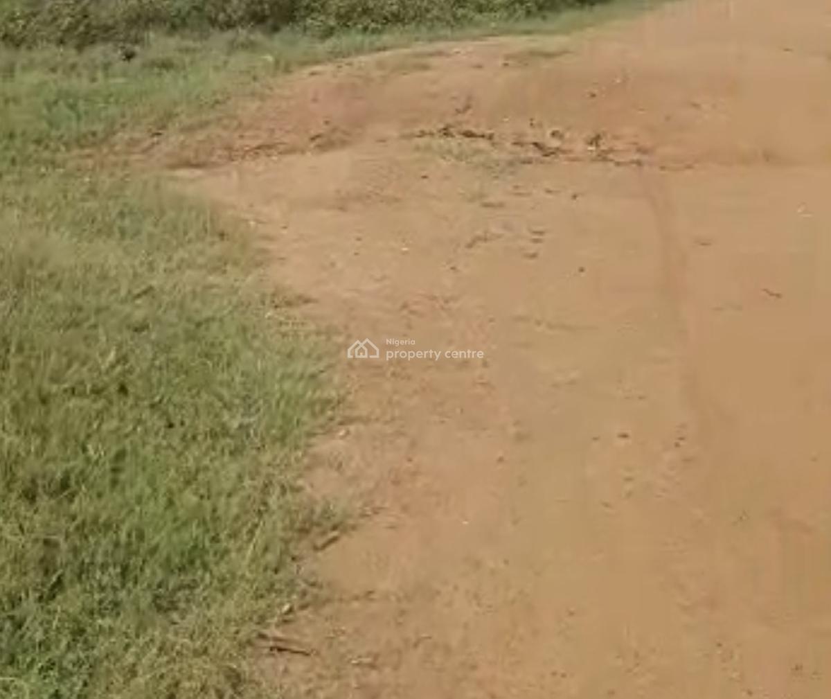 5 Acre Land on Lagos -ibadan Exp Way Near Mikano Facing Lagos Ibadan E, Lagos Ibadan Express Way, Ibadan, Oyo, Mixed-use Land for Sale