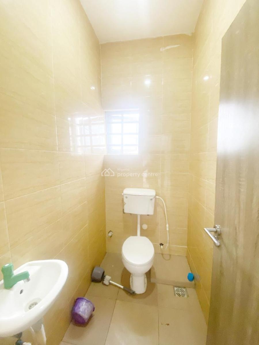 Lovely Pop 2 Bedroom Flat Ensuit, Short Drive From Magodo Gra, Opic, Isheri North, Lagos, Flat / Apartment for Rent