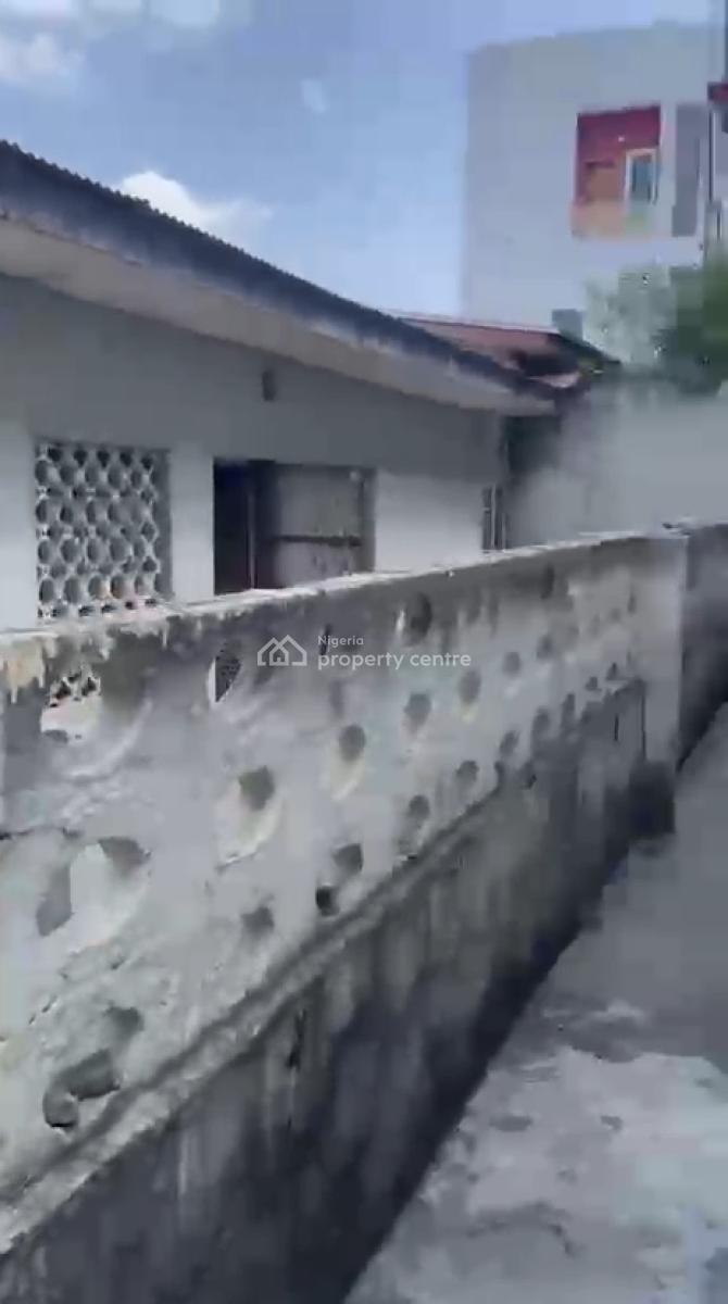 5 Bedroom Bungalow with Bq, Off Sunmola Street, Mende, Maryland, Lagos, House for Sale