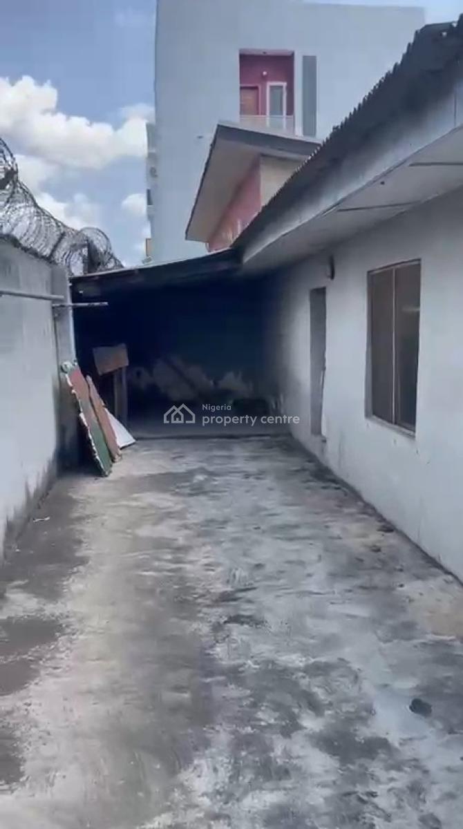 5 Bedroom Bungalow with Bq, Off Sunmola Street, Mende, Maryland, Lagos, House for Sale