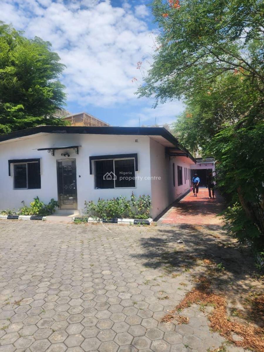 a 3 Bedroom Self Compound Bungalow with Bq, Along Oduduwa Crescent Ikeja Gra, Ikeja, Lagos, Commercial Property for Rent