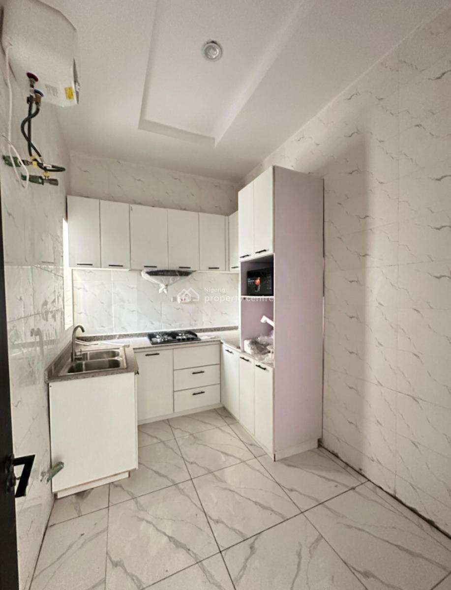 Luxury Spacious 1 Bedroom Apartment, Mobile Road, Ilaje, Ajah, Lagos, Flat / Apartment for Sale