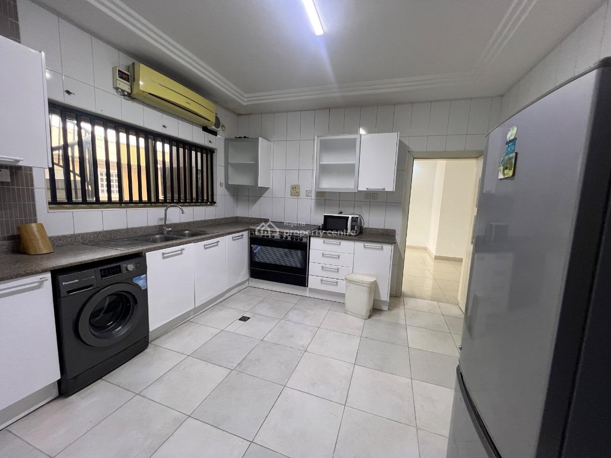 Luxury 3 Bedroom Apartment with Bq, Off Admiralty Way, Lekki Phase 1, Lekki, Lagos, Flat / Apartment for Rent