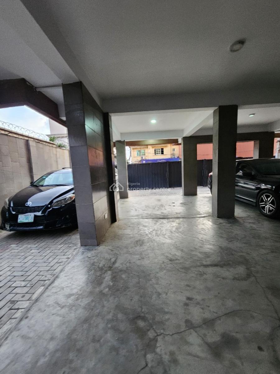 Luxury 5 Bedroom with Bq Available on The Penthouse, Sabo, Sabo, Yaba, Lagos, Flat / Apartment for Rent