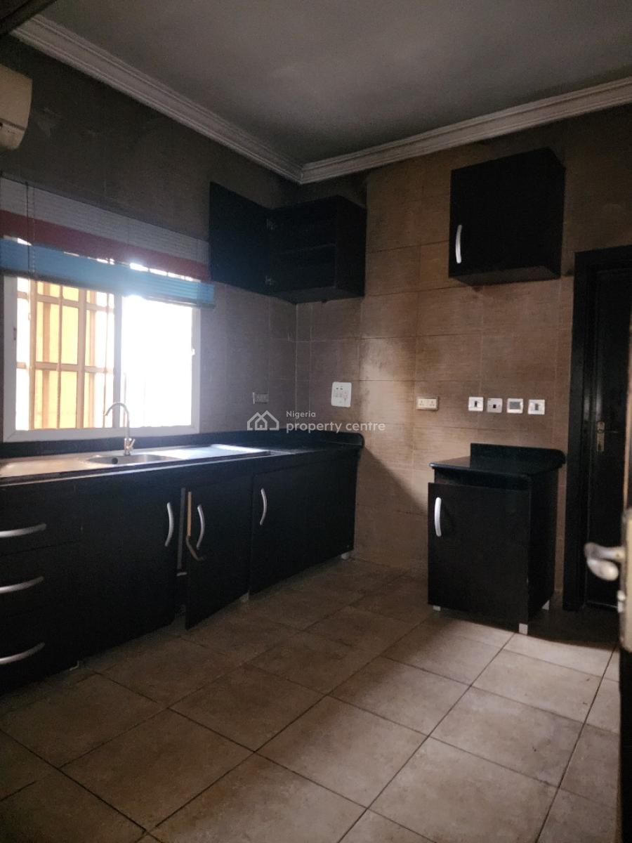 Luxury 5 Bedroom with Bq Available on The Penthouse, Sabo, Sabo, Yaba, Lagos, Flat / Apartment for Rent