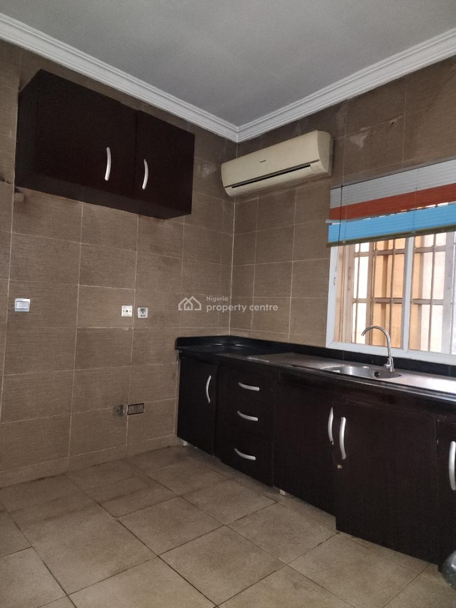 Luxury 5 Bedroom with Bq Available on The Penthouse, Sabo, Sabo, Yaba, Lagos, Flat / Apartment for Rent