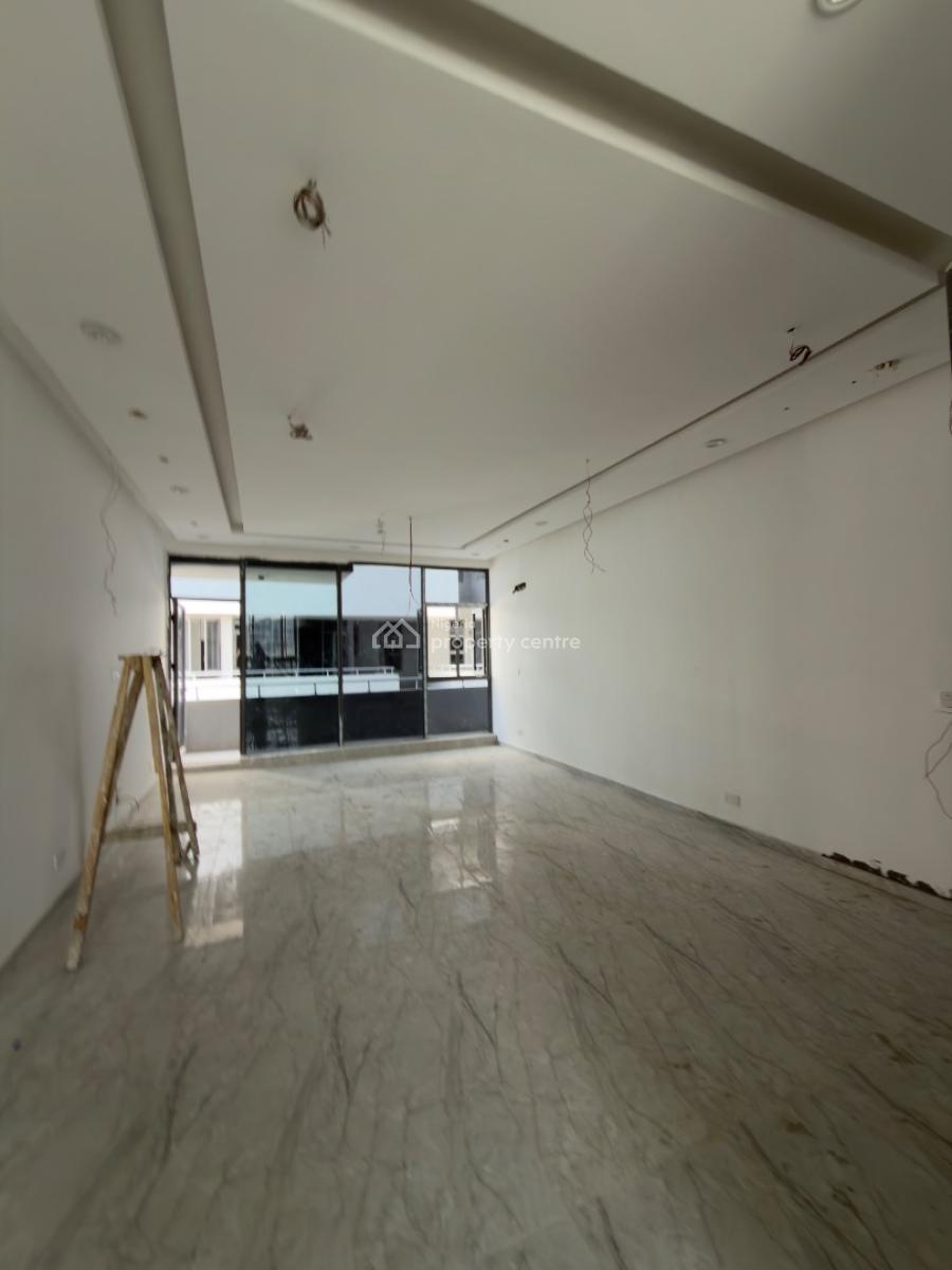 Massive 2bedrooms Flat with Bq, Periwinkle Estate, Lekki Phase 1, Lekki, Lagos, Flat / Apartment for Sale
