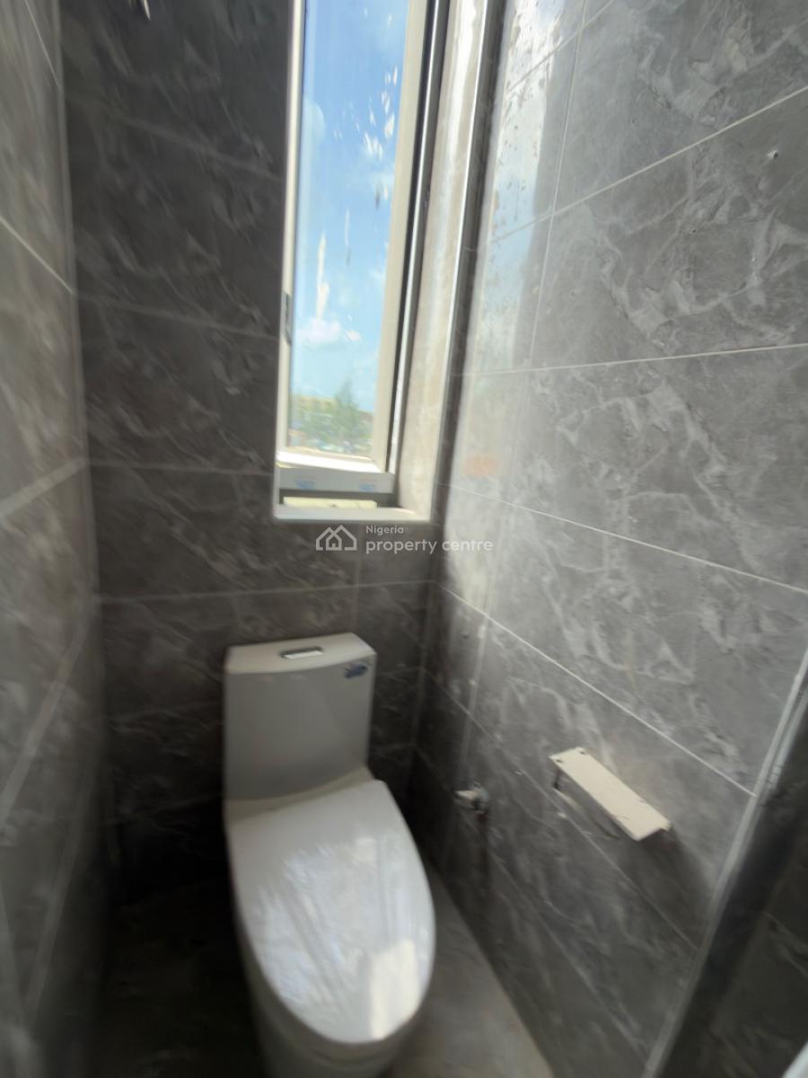 Massive 2bedrooms Flat with Bq, Periwinkle Estate, Lekki Phase 1, Lekki, Lagos, Flat / Apartment for Sale