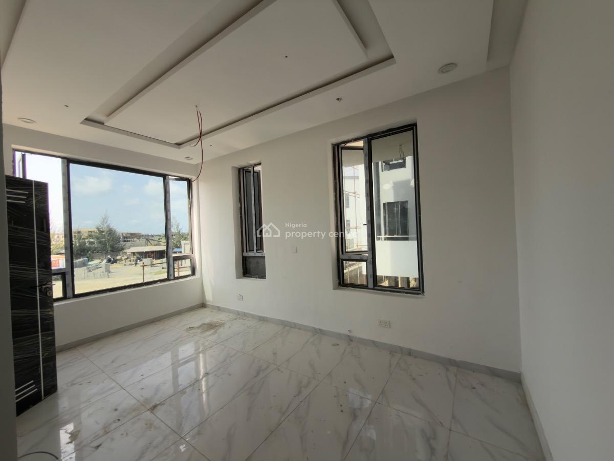 Massive 2bedrooms Flat with Bq, Periwinkle Estate, Lekki Phase 1, Lekki, Lagos, Flat / Apartment for Sale