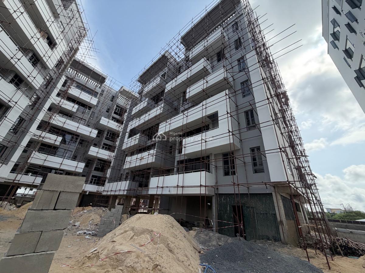 Massive 2bedrooms Flat with Bq, Periwinkle Estate, Lekki Phase 1, Lekki, Lagos, Flat / Apartment for Sale