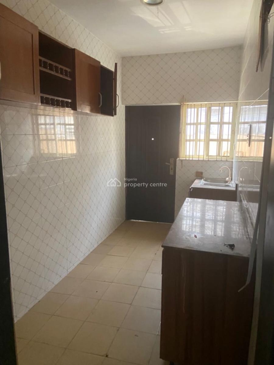 Lovely Three Bedroom All En-suite in a Mini Estate, Folarin Street (mini Estate), Gra Phase 1, Magodo, Lagos, Flat / Apartment for Rent