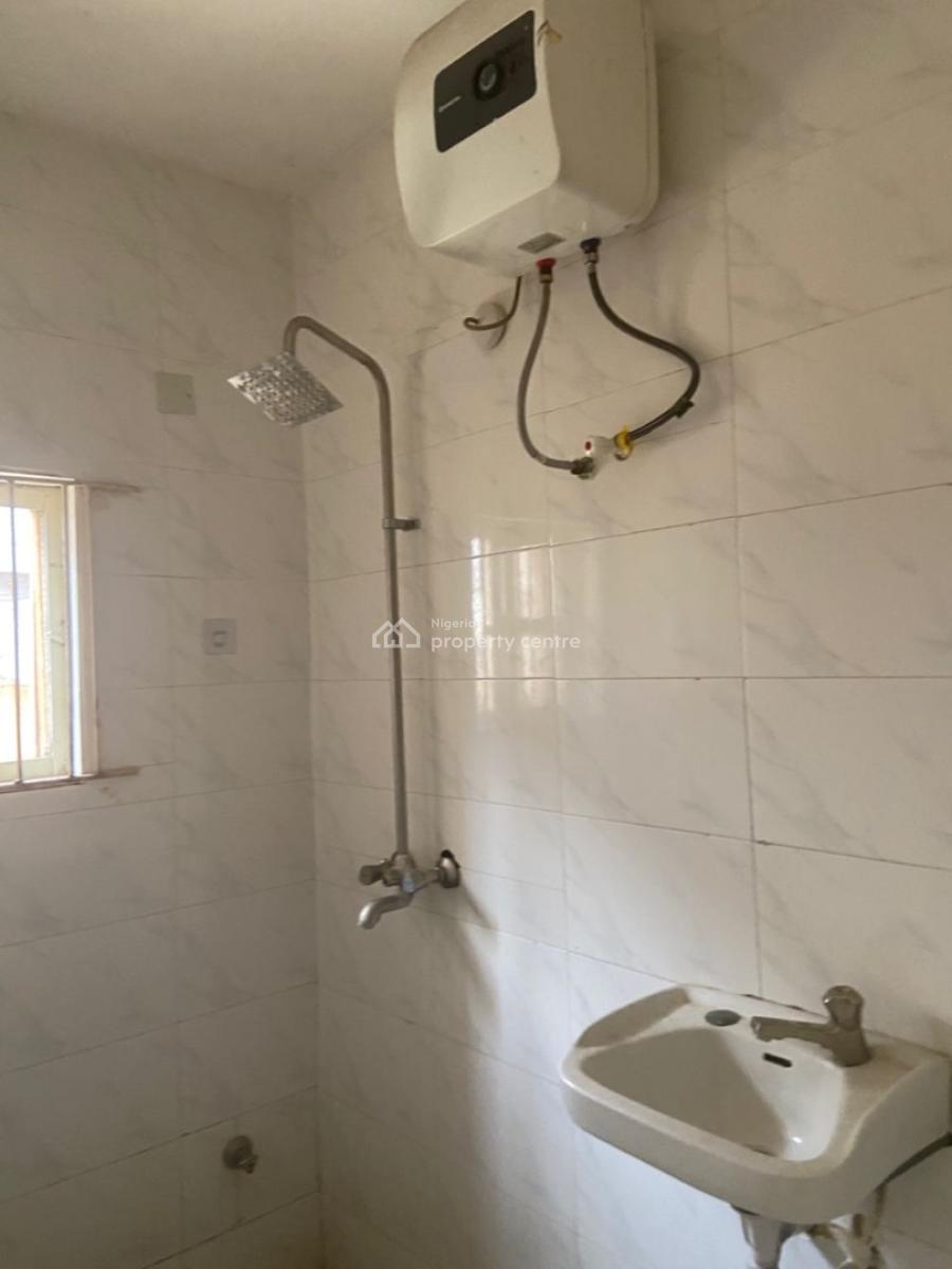 Lovely Three Bedroom All En-suite in a Mini Estate, Folarin Street (mini Estate), Gra Phase 1, Magodo, Lagos, Flat / Apartment for Rent