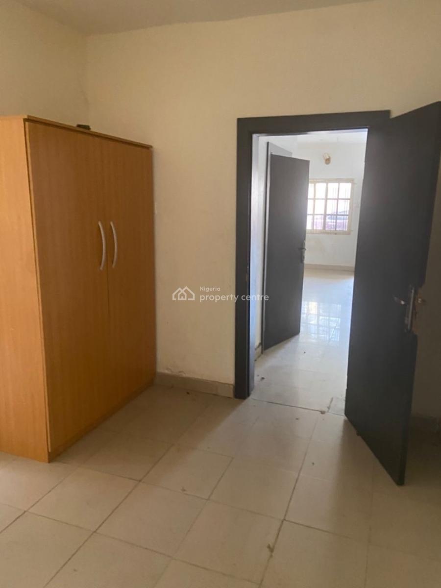 Lovely Three Bedroom All En-suite in a Mini Estate, Folarin Street (mini Estate), Gra Phase 1, Magodo, Lagos, Flat / Apartment for Rent