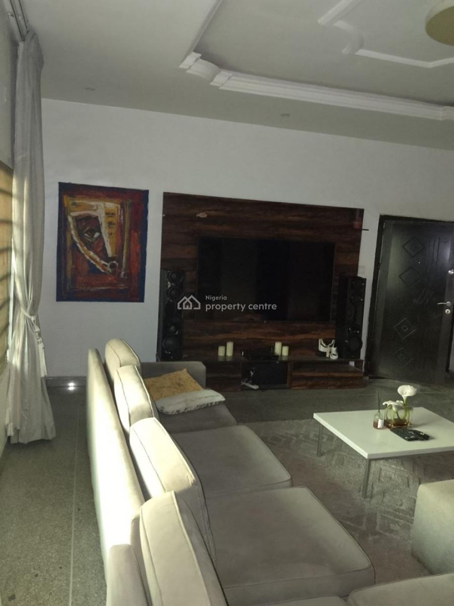Distress 3bedroom Apartment with Pool,gym,lawntennis,basketball,etc, Lekki Gardens Horizon 11 By Meadow School Hall, Ikate Elegushi, Lekki, Lagos, Flat / Apartment for Sale